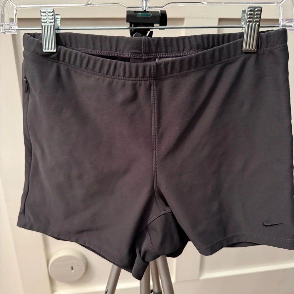 Nike Women's Dark Gray Athletic Shorts Size M Like New!!